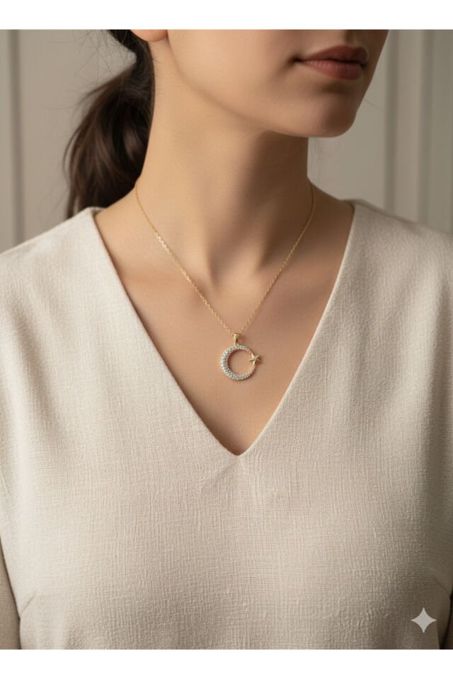 Kadın Altın Kaplama Zirkon Taşlı Minimal Ay Yıldız Kolye - Zarif Takı