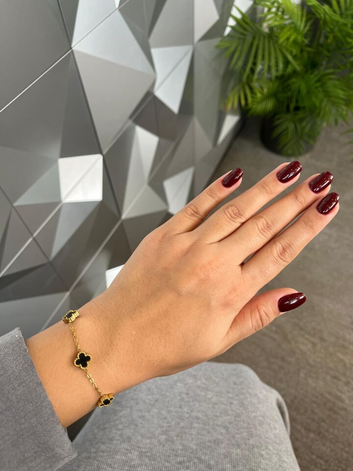 Çelik Gold Siyah Yonca Bileklik