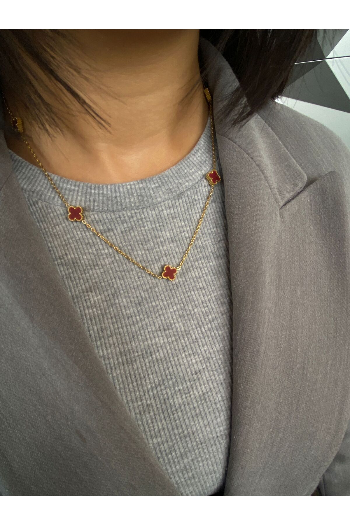 Kırmızı Yonca Figürlü Kadın Çelik kolye | | Şık ve Anlamlı Hediye