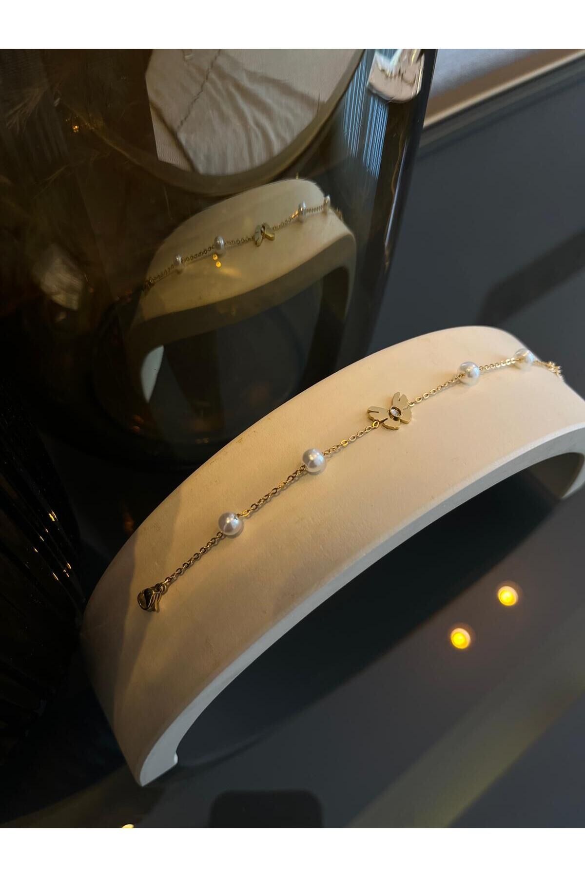 Silver Çelik İnci Detaylı Kelebek Kadın Bileklik