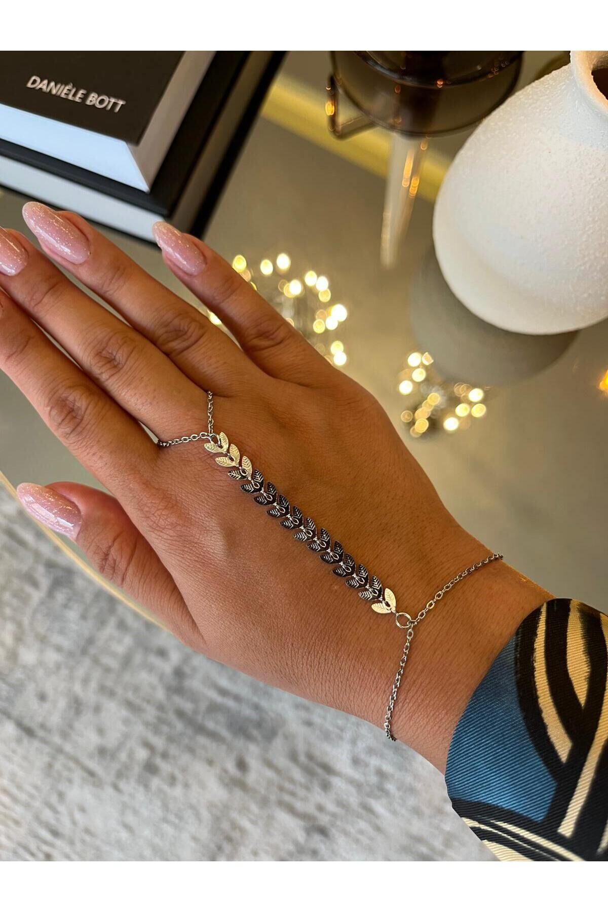 “Kılçık Model Silver Çelik Kadın Şahmeran Bileklik”