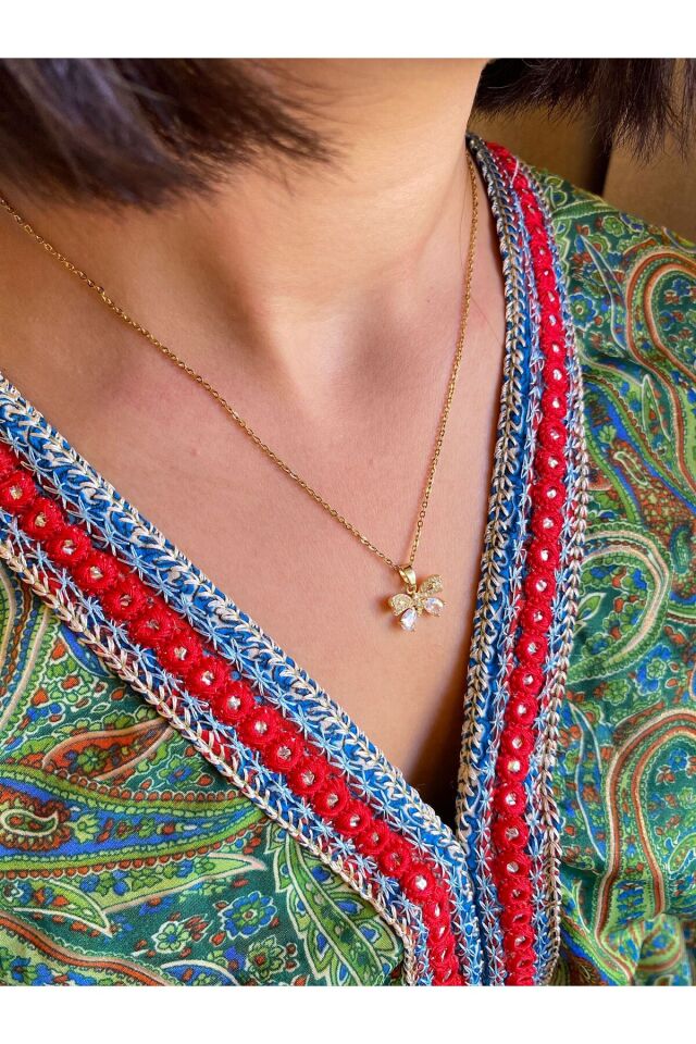 Gold Kadın Taşlı Kelebek Kolye – Zarafetin Simgesi