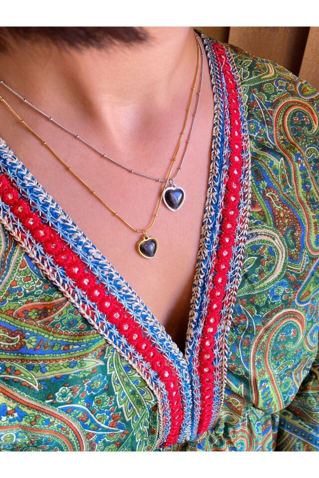 ''Gümüş Renkli Kalp Kolye Seti — Zarif ve Minimal Tasarım''