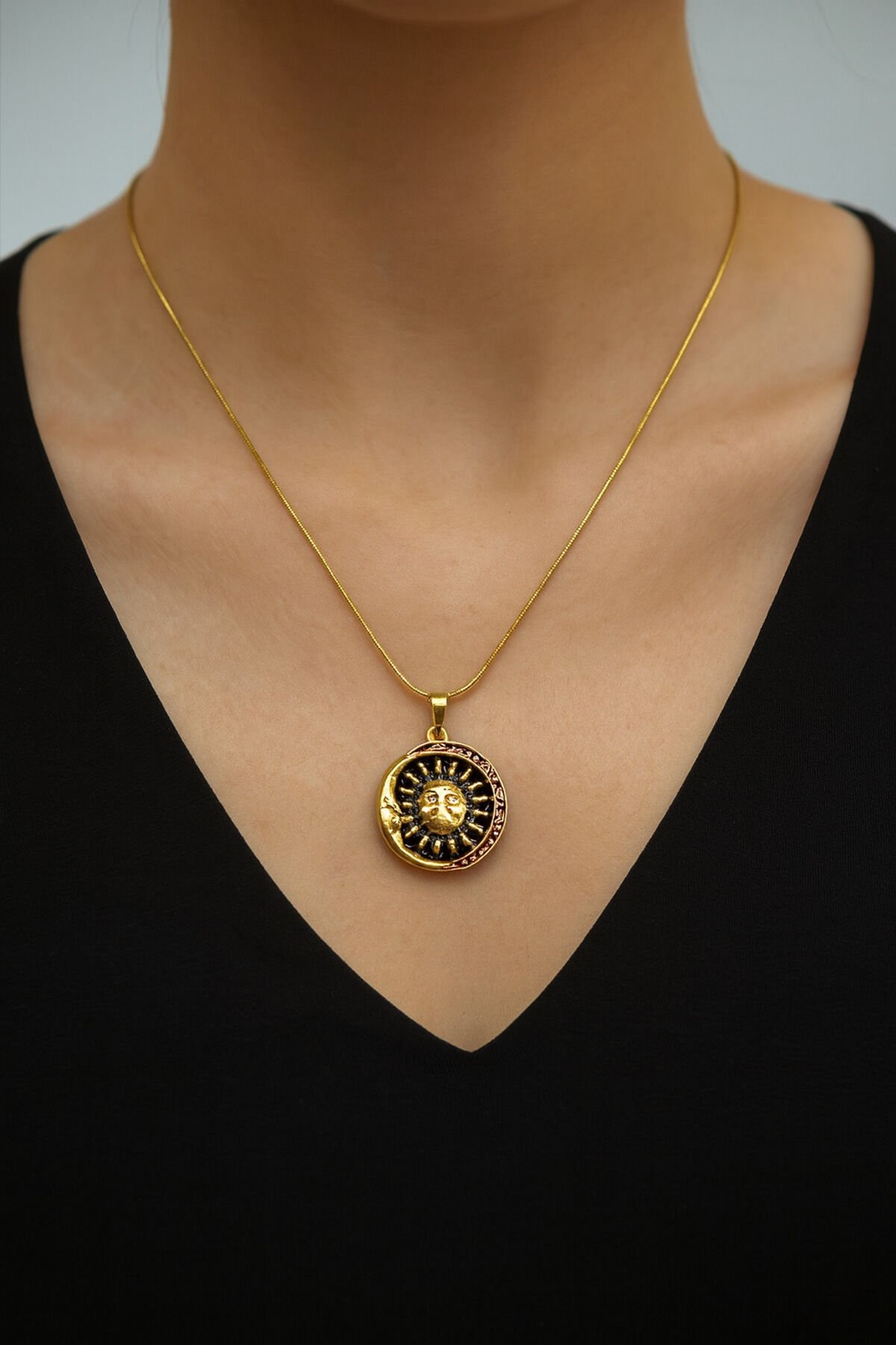Güneş Simgesi Çelik  Kolye